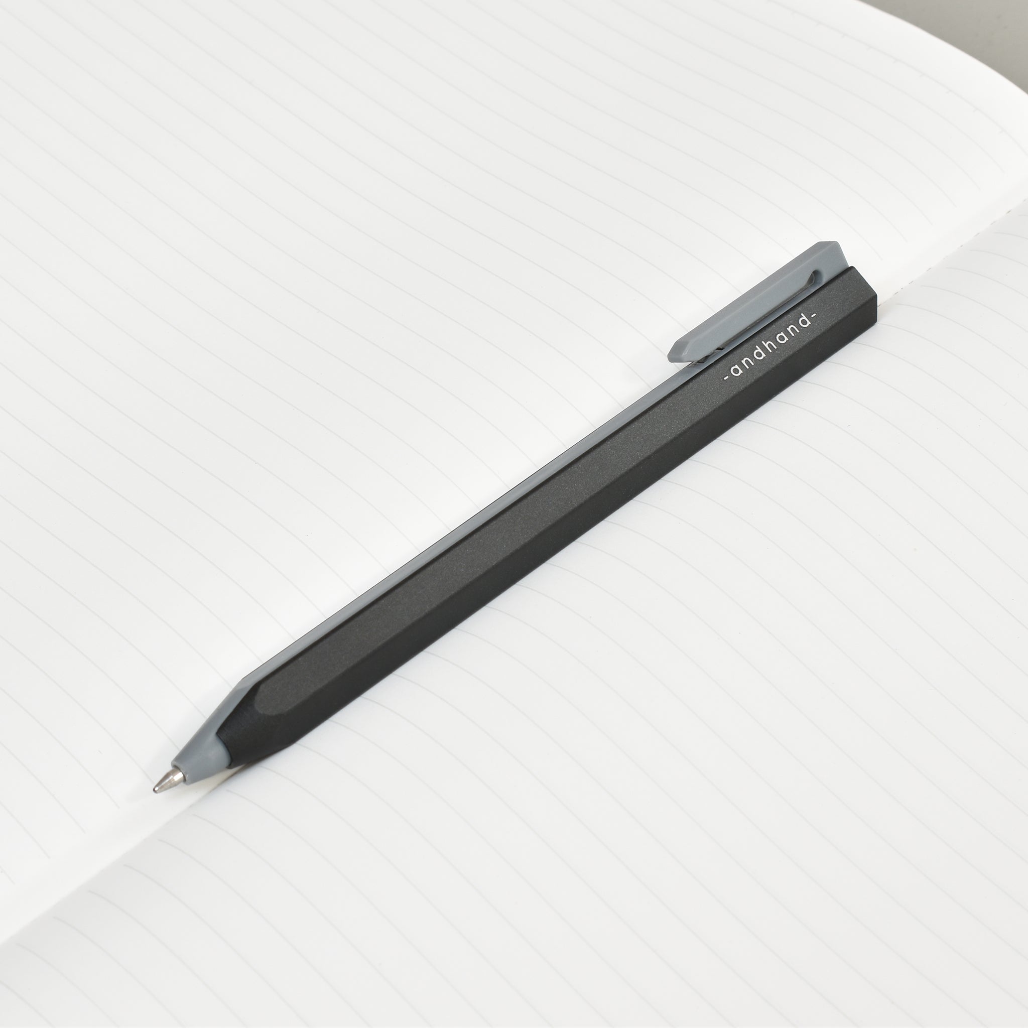 Retractable Pen - Core Black | Expert writing tool | Unique & minimal